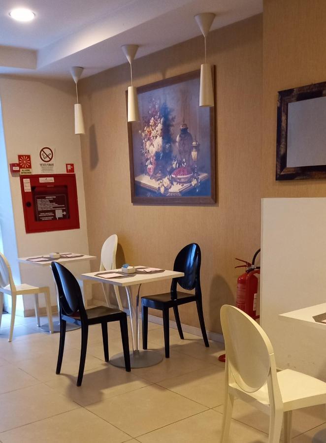 Hotel Aniene Roma Esterno foto
