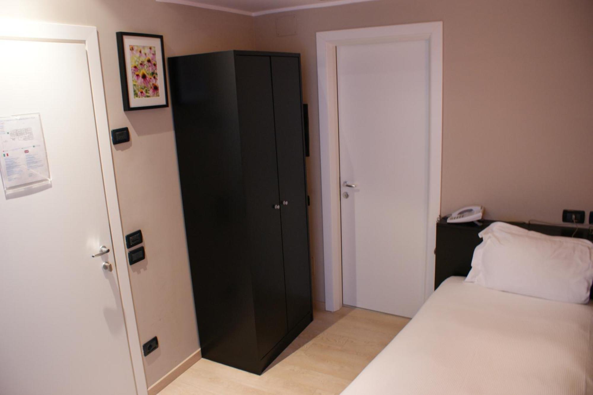 Hotel Aniene Roma Esterno foto