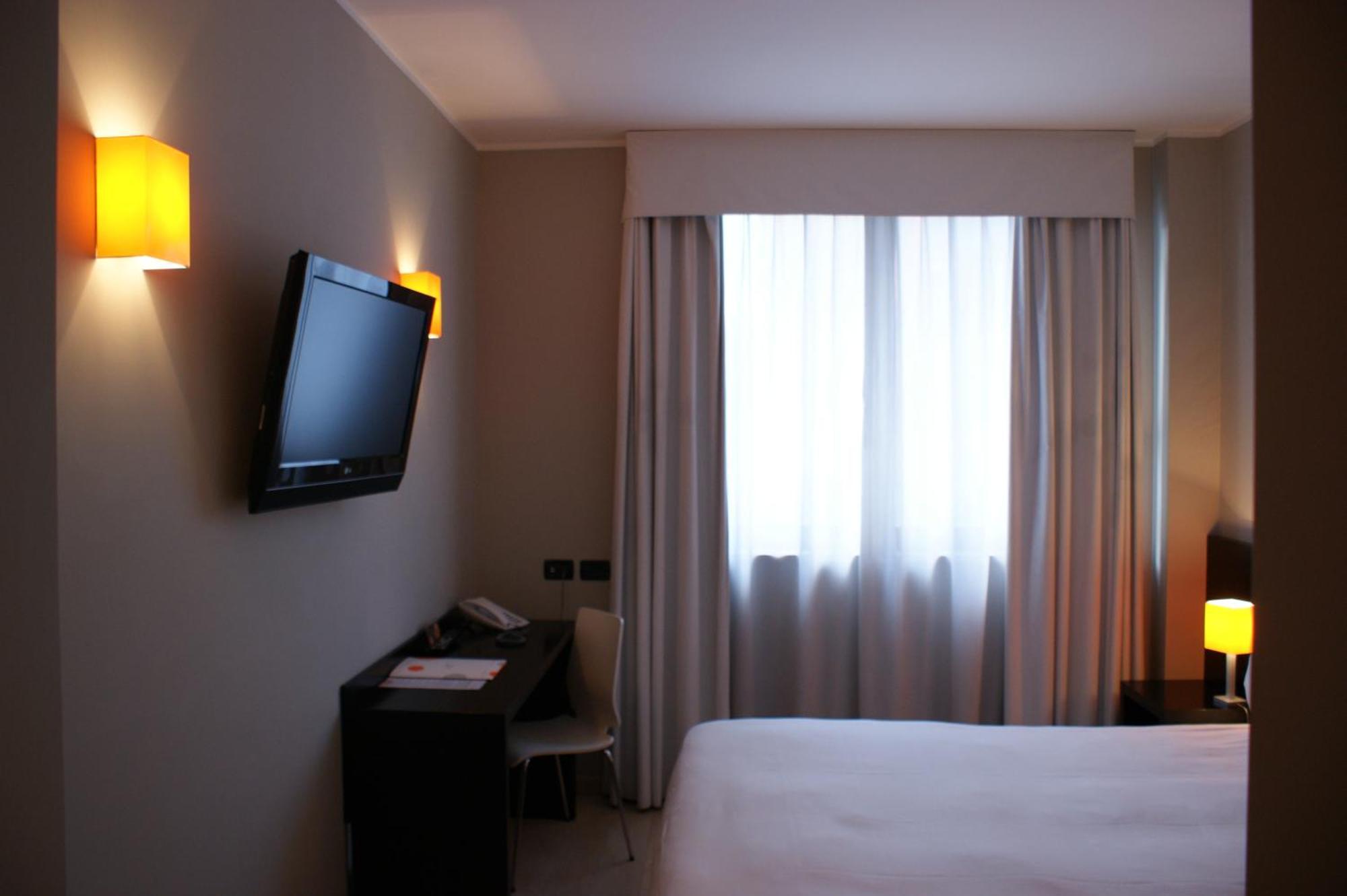 Hotel Aniene Roma Esterno foto